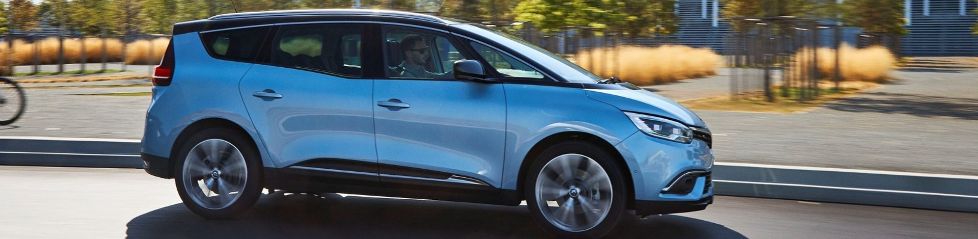 renault-grand-scenic-2017-1600-13